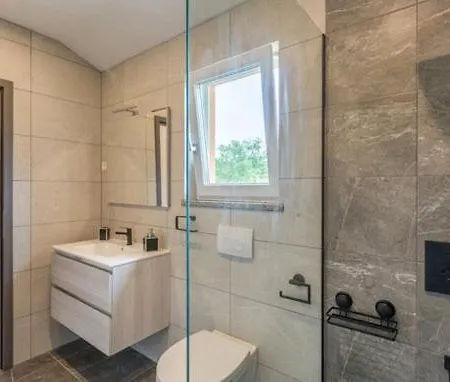 Holiday home Leona Sveti Petar u Sumi