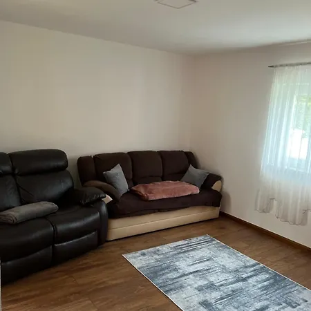 Leona * Sveti Petar u Sumi